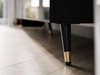 TV-Lowboard mit Türen auf Schwarz-Goldenen Metallbeinen 200 cm Noaé Schwarz Hochglanz
